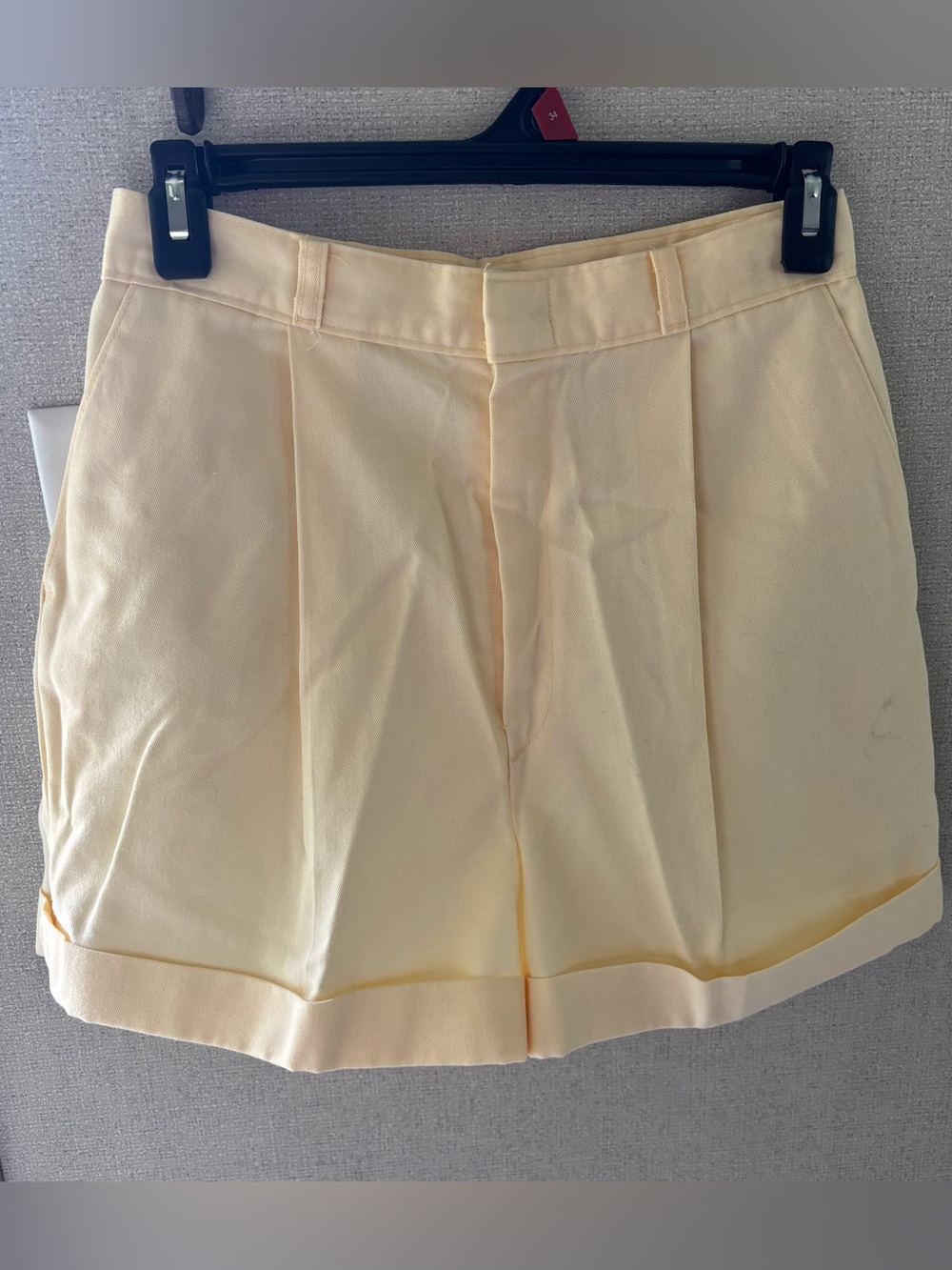 Cheryl Tiegs Vintage High-Waist Yellow Pleated Women’s Shorts